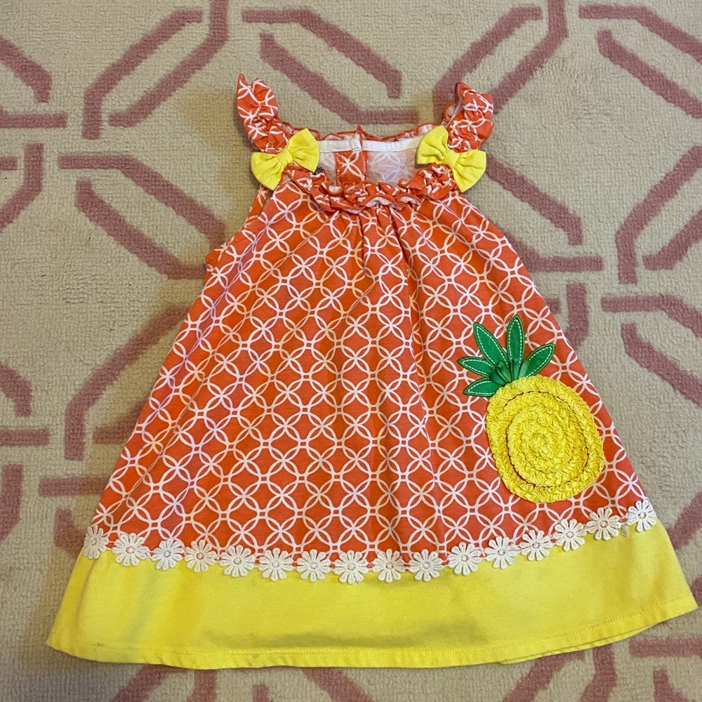 Girls pineapple top size 6